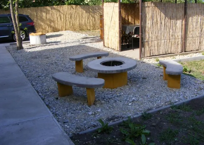 Dezsa-vue Vendeghaz Feriehus Sarud